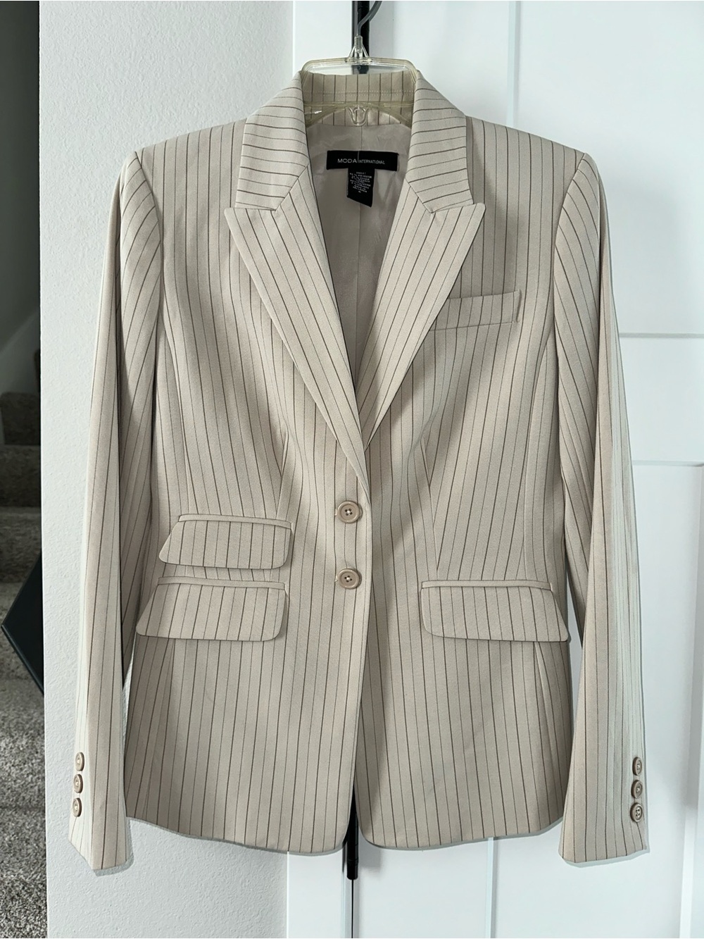 Moda International Cream Pinstripe Single-Breasted Blazer size 6